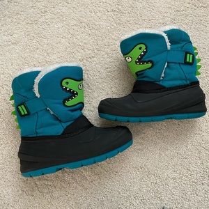 Cat & Jack dinosaur T-Rex kids snow boots